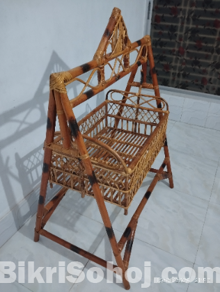 বাচ্চাদের বেতের দোলনা